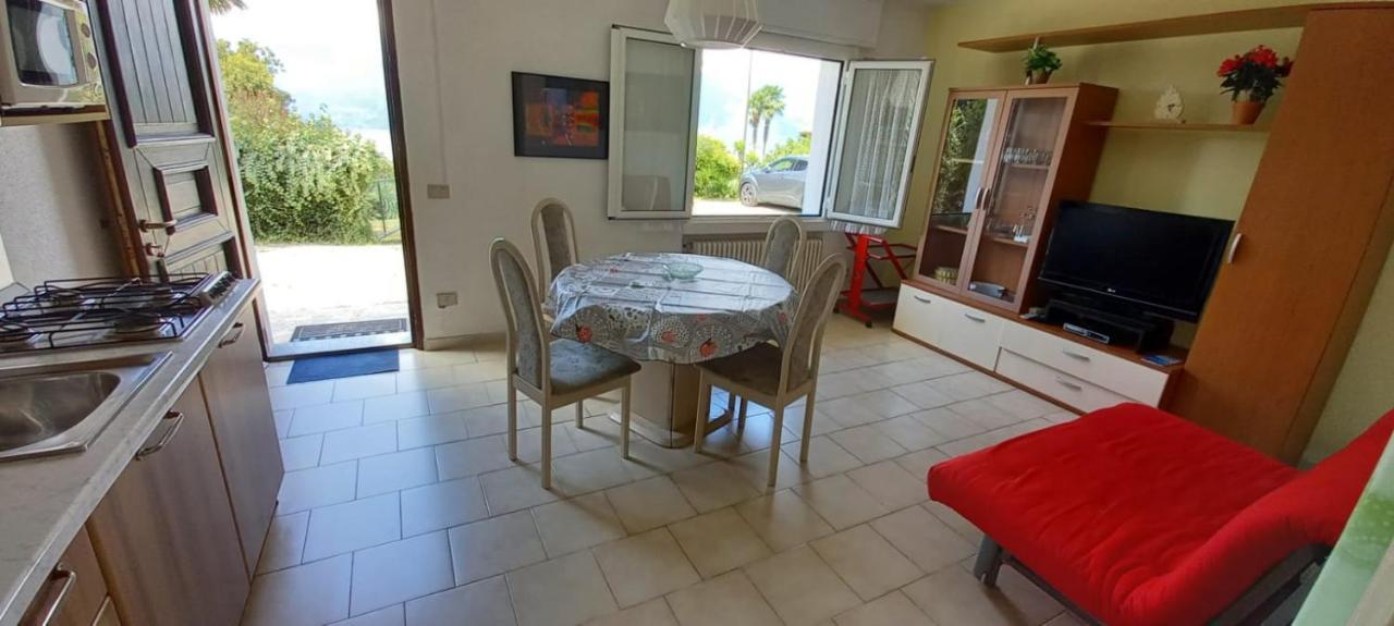 Giardino Apartment Porto Valtravaglia Ngoại thất bức ảnh