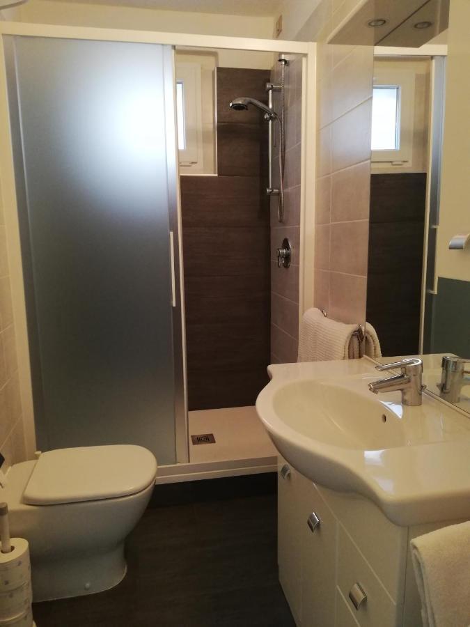Giardino Apartment Porto Valtravaglia Ngoại thất bức ảnh